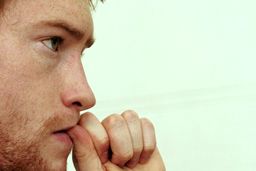 ۹ موردی که نباید به فرد مضطرب بگوییم