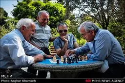 سالمندانی که افسرده و فقیر هستند