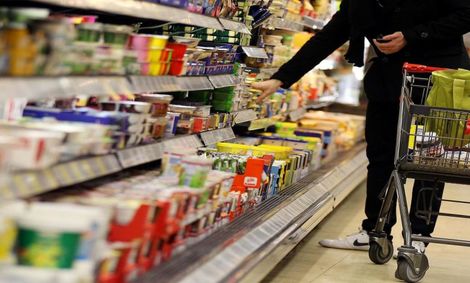 سایه گرانی بر سر اقلام اساسی/ هزینه بالای تولید، چالش پیش روی تولیدکنندگان