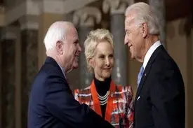 ترامپ: بایدن سگ دست‌آموز جان مک کین بود