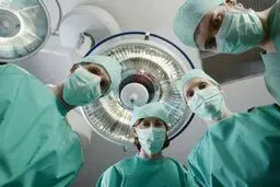 نجات یک بیمار از خطر انفجار معده/ صحنه عجیبی که پزشکان با آن مواجه شدند! + عکس