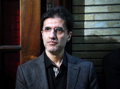 پسر کروبی: بعد از ۴ سال حصر، پدرم به خانه خودشان منتقل شدند/ حصر فعلی مثل حصر آیت الله منتظری نیست/ احمدی نژاد برای رفع حصر ۲ بار به رهبری نامه نوشت