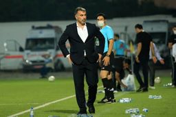 نساجی از فکری شکایت می‌کند