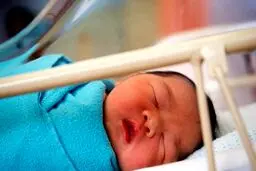 فروش نوزاد تازه متولد شده بخاطر بیکاری!
