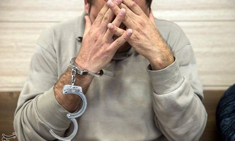 بازداشت فردی که کودکان کار را مجبور به کار غیراخلاقی می‌کرد