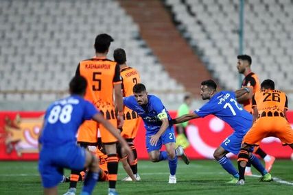 فوتبالی‌ها نمی‌گیرند!