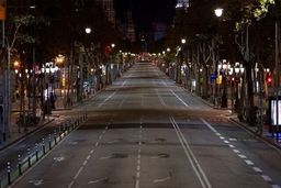 رفت و آمد عابرین پیاده هم از ساعت ۹ شب منع شده است؟