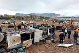 واژگونی اتوبوس کارکنان پالایشگاه اصفهان با ۴ کشته و ۱۷ مصدوم