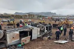 واژگونی اتوبوس کارکنان پالایشگاه اصفهان با ۴ کشته و ۱۷ مصدوم