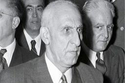 ۲ روایت از اختلاف حسین مکی و دکتر مصدق