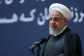 روحانی: اولین سانتریفیوژ به دستور هاشمی وارد ایران شد