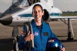 مشاور ناسا: شاید نخستین زنی که پا بر کره ماه می‌گذارد یک ایرانی باشد