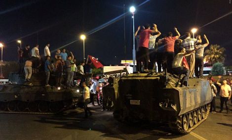 حکم حبس ابد برای ۲۷ تن در ترکیه به اتهام دست داشتن در کودتای ۲۰۱۶