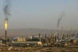 اصابت موشک به پالایشگاه نفت در عراق