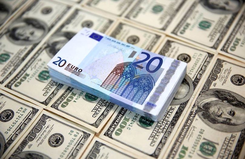 قیمت خرید دلار در بانک‌ها امروز ۹۷/۱۰/۲۰| دلار ثابت ماند، یورو گران شد