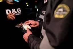 تذکر به ۱۰هزار واحد صنفی و ارسال ۴۵۲۲۸ پیامک به رانندگان متخلف کرونا در روز گذشته