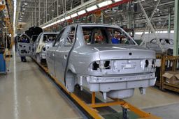 خبر مهم معاون وزیر صنعت در خصوص قیمت خودروهای پیش‌فروش شده