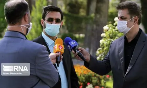 آذری جهرمی:طوری سیاه‌نمایی نکنید که تصور شود همه نوجوانان مشکل دارند