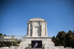 طرح آرامگاه فردوسی، شبیه اهرام مصر بود