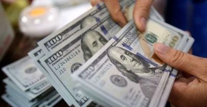 قیمت خرید دلار در بانک‌ها امروز ۹۷/۱۰/۲۴| دلار وارد کانال ۱۰ هزاری شد