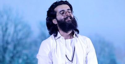 جنجال آهنگ گروهی که حتی نام خودش را غلط تلفظ می‌کند/ «هوروش بند» را تلویزیون به مردم معرفی کرد