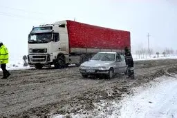 جاده‌های ۹ استان کشور تحت تاثیر برف و باران