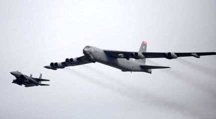 اعزام ۲ بمب‌افکن آمریکایی به منطقه