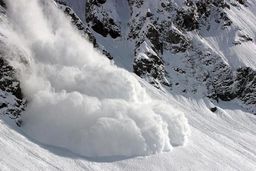 سقوط بهمن در مرز ایران و ترکیه حادثه آفرید