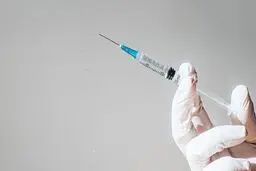حال ۱۴ داوطلب واکسن ایرانی کرونا خوب است/سه ماه دیگر ۱۴ میلیون دز واکسن تولید می‌کنیم