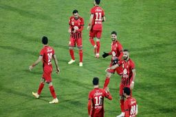 پهلوان بهترین بازیکن زمین، ریگی بالاترین نمره استقلال