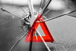 فوت ۲ نفر بر اثر ریزش کوه در زلزله مشهد