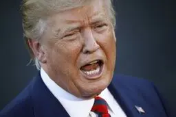 رای مثبت مجلس نمایندگان به قطعنامه‌ای برای الزام پنس به برکناری ترامپ