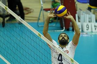 بدشانسی دست از سر کاپیتان برنمی‌دارد باورنکردنی؛ سعید معروف یک سال دور از والیبال!