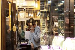 سرقت نافرجام از طلافروشی در سیرجان/ یک نفر کشته شد