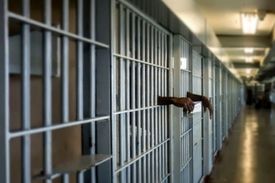 رییسی اعلام کرد: موافقت رهبر انقلاب با عفو زندانیان عراقی واجد شرایط محبوس در ایران