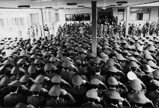 افسران و همافران چگونه به انقلاب پیوستند؟