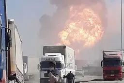 احتمال مرگ ۵۰ تن در گمرگ اسلام‌قلعه در خاک افغانستان/ مرز دوغارون در حال تخلیه از خودروها است