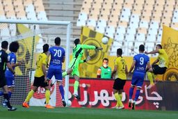 صدرنشینی سپاهان با برتری مقابل استقلال