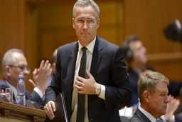 تاکید ناتو بر ادامه حمایتش از عراق در جنگ با داعش