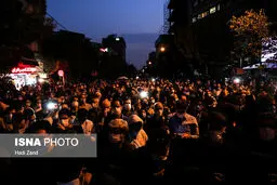انتقاد از تجمع مقابل بیمارستان محل بستری افراد مشهور/ نگرانی افزایش دستفروشان در آستانه سال نو