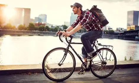 نماینده مجلس: زنان به دور از دید مردان دوچرخه سواری کنند