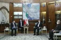 جهانگیری: تحریم‌ها نبود واکسن کرونا را در اختیار مردم قرار می‌دادیم