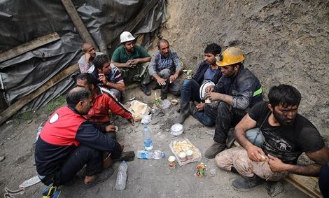 پایان عملیات ریزش معدن منگنز قم؛ کارگر محبوس شده در معدن فوت کرد