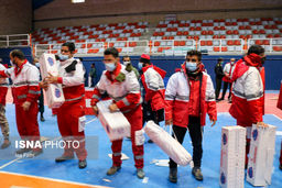 توزیع ۲۴۰۰ چادر امدادی در سی‌سخت/زلزله زدگان برای دریافت کمک‌ها به هلال احمر مراجعه کنند