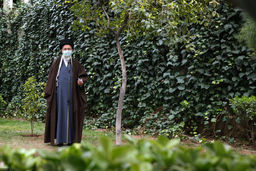 رهبر انقلاب: گرانی و مشکل معیشتی مردم راه‌حل دارد،به مسئولان تذکر دادیم