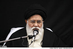 وابستگی‌مان به نفت کم شود، دشمن هم بیچاره‌تر می‌شود