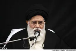 وابستگی‌مان به نفت کم شود، دشمن هم بیچاره‌تر می‌شود