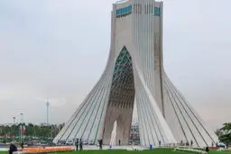 شهرداری پارکینگ برج آزادی را پلمپ کرد