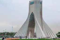 شهرداری پارکینگ برج آزادی را پلمپ کرد