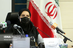 علائم کرونای انگلیسی ۲۴ تا ۴۸ ساعت پس از ابتلا در فرد دیده می‌شود